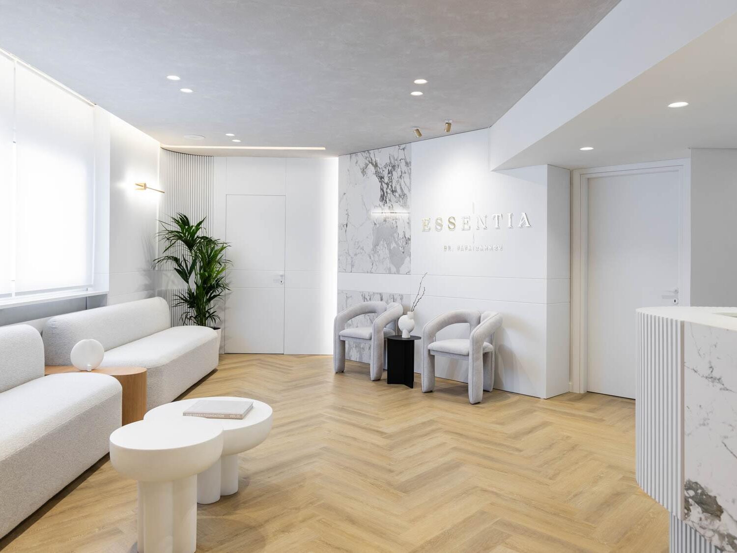 PAPAIOANNOU CLINIC-HEADER 1